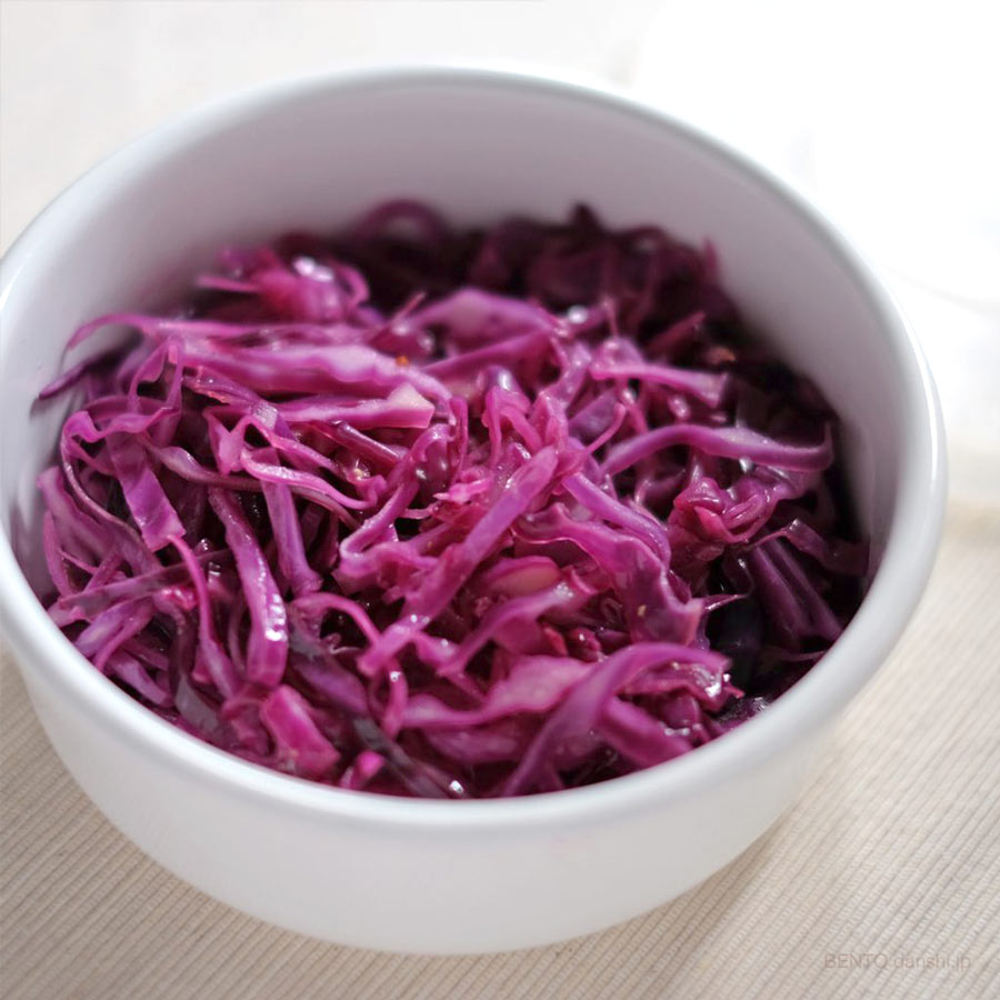 簡単なのに感激の美味しさ。弁当の彩りにも◎の紫キャベツのサラダ
